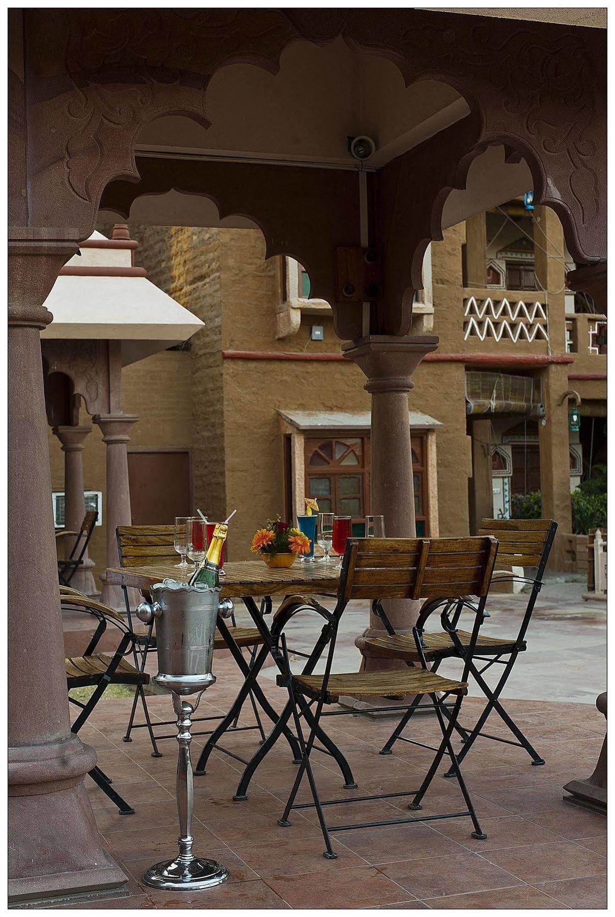Nirali Dhani Ethnic Heritage Hotel And Resort Dźodhpur Zewnętrze zdjęcie