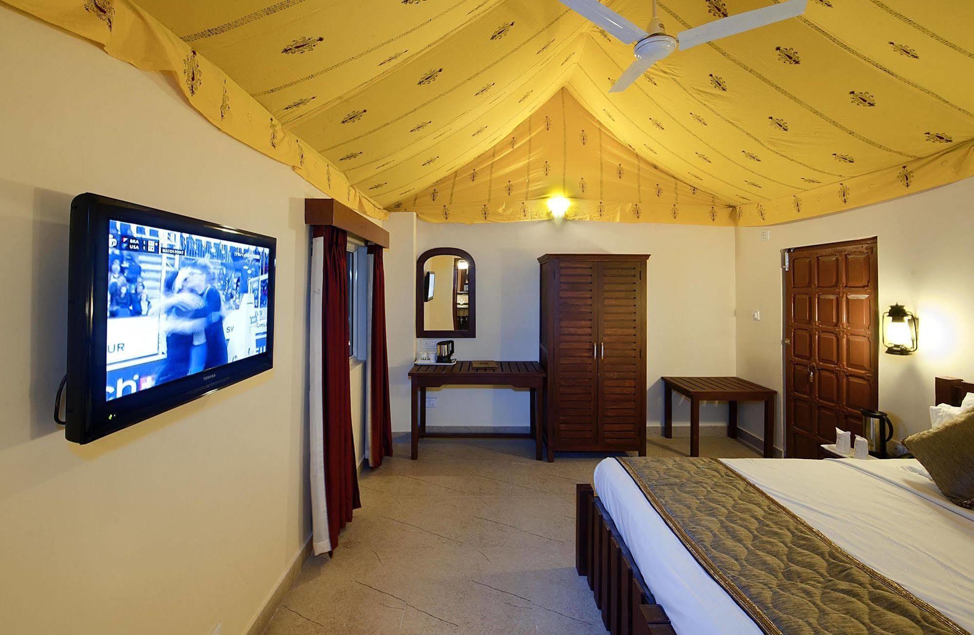 Nirali Dhani Ethnic Heritage Hotel And Resort Dźodhpur Zewnętrze zdjęcie