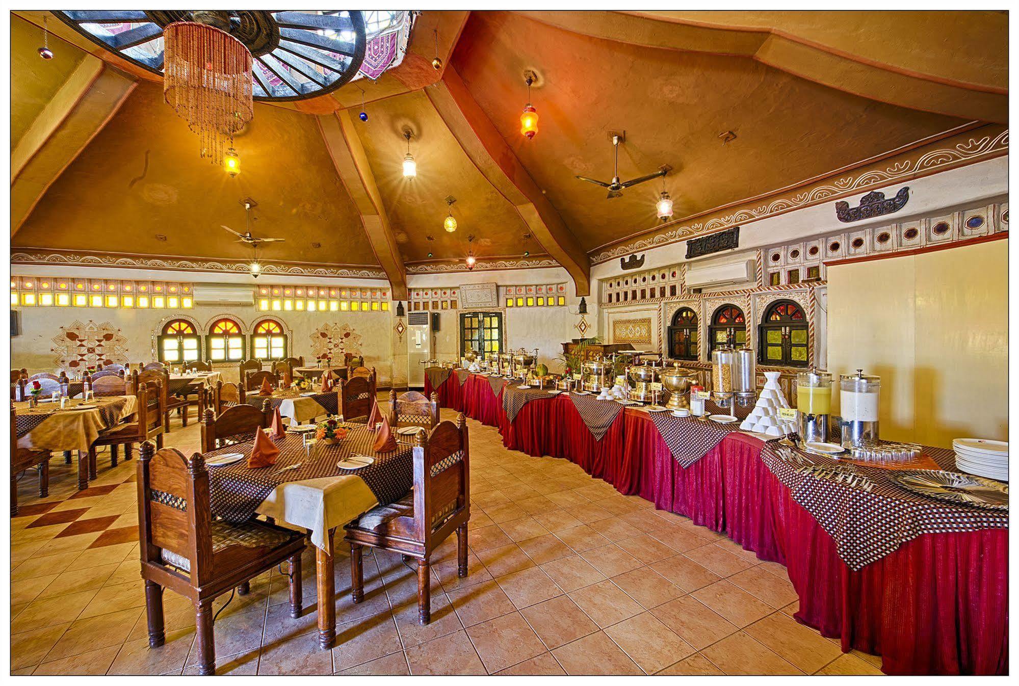 Nirali Dhani Ethnic Heritage Hotel And Resort Dźodhpur Zewnętrze zdjęcie