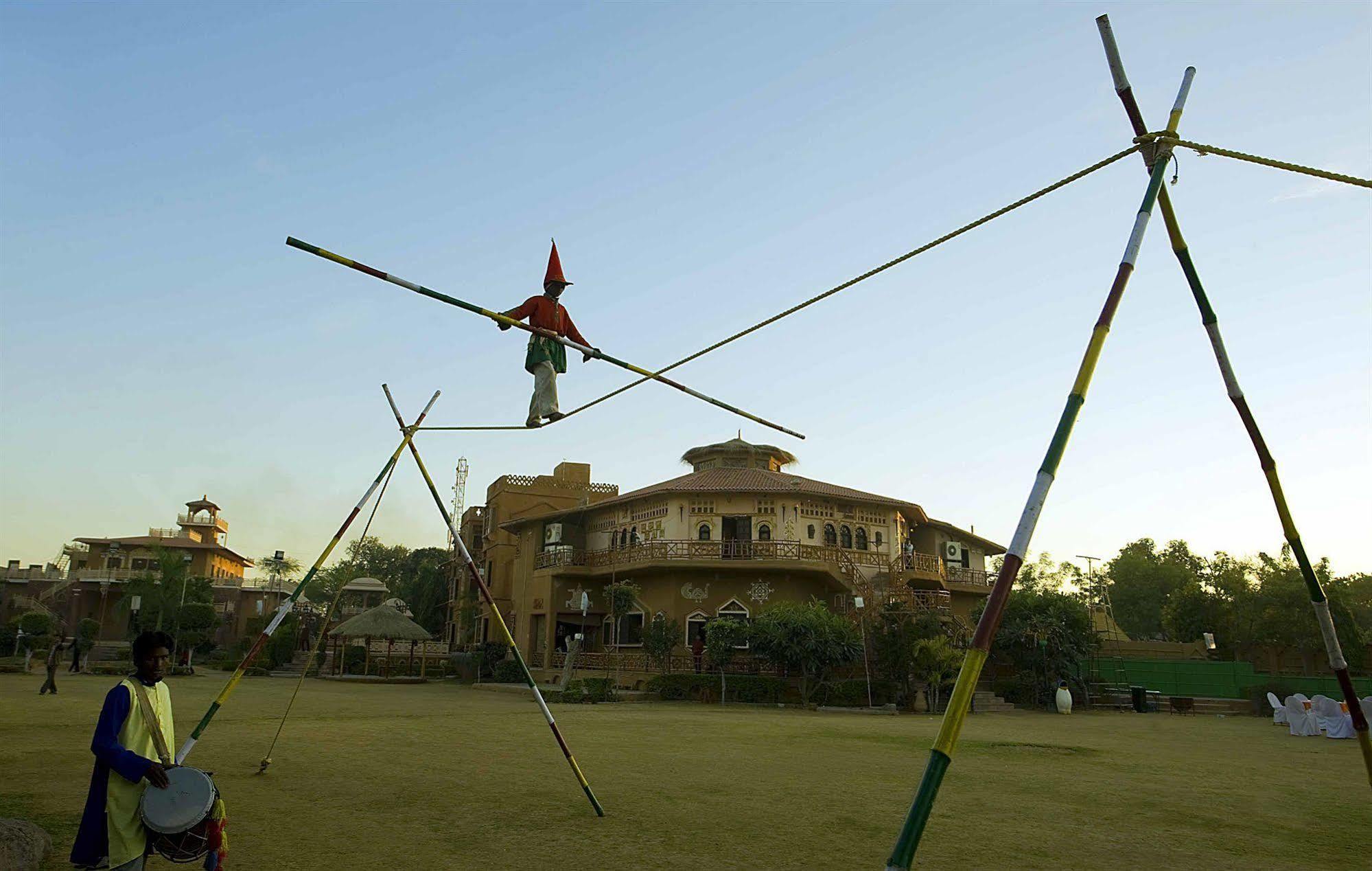 Nirali Dhani Ethnic Heritage Hotel And Resort Dźodhpur Zewnętrze zdjęcie